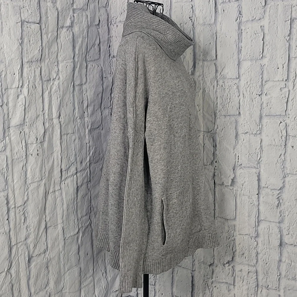 ×CYRUS Gray Loose Turtleneck‎ Sweater Large